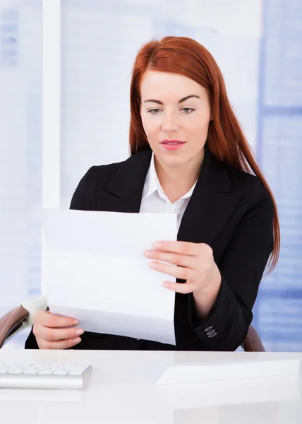 Shocked Businesswoman — Stock Photo, Image