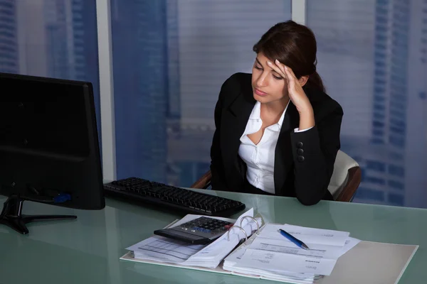 Empresária stressada — Fotografia de Stock