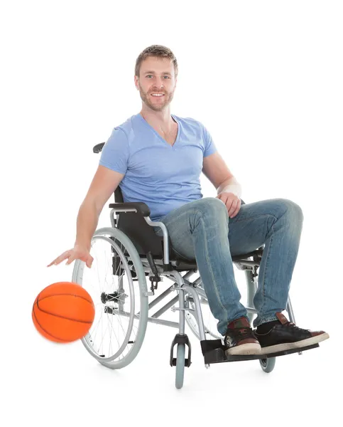 Jogador de basquete em cadeira de rodas — Fotografia de Stock