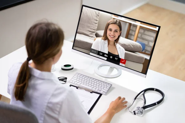Medico Videoconferenza Chiamata Con Paziente Malato — Foto Stock