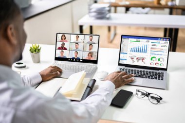 Finansal KPI Kontrol Paneli Bilgisayarda Webinar