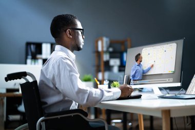 Çevrimiçi Sanal Görüntü Konferansı Eğitimi Masaüstü Bilgisayarı