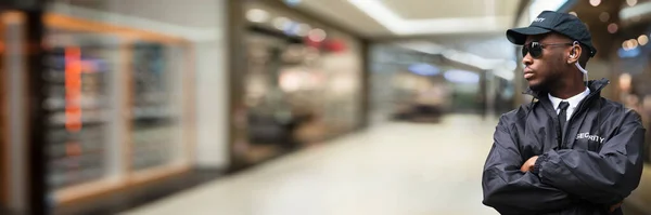 Mall Retail Store Security Guard Officer — Stock Photo, Image