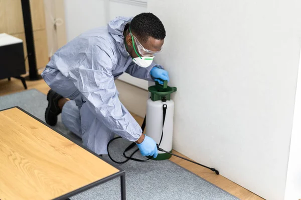 Pest Control Exterminator Services Spraying Termite Insecticide — Stock Photo, Image