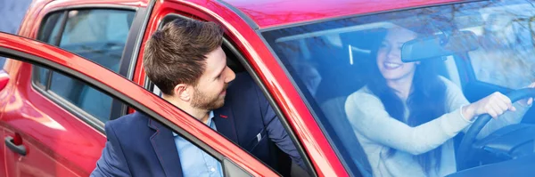 Carpool Ride Sharing Люди Использующие Обрез Автомобиля — стоковое фото