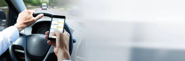 Man Typing Text Message Mobile Phone While Driving Car — Stock Photo, Image