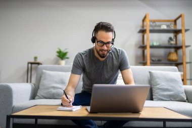 Sanal Çevrimiçi Eğitim Konferansı Webinar veya Toplantı