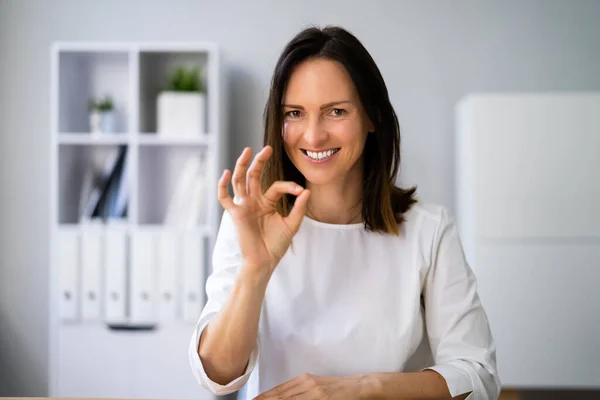 Positiv Feedback Video Conference Kvinnliga Porträtt Spännande Kvinna — Stockfoto