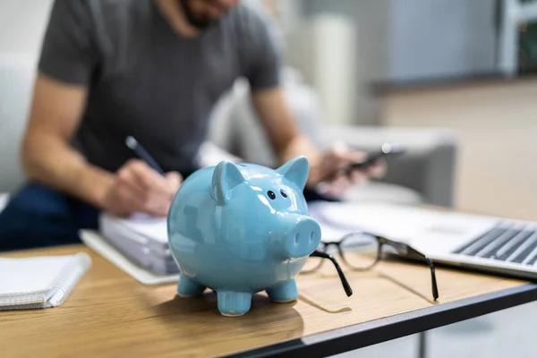 Finanční Rozpočet Placení Daně Money Piggy Bank — Stock fotografie