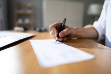 Para ödeme çeki. Nakit Ödeme Çeki Yazılıyor