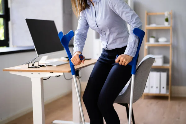 Rehabilitación Trabajadores Lesionados Oficina Beneficios Lugar Trabajo —  Fotos de Stock