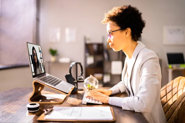 Incontro Affari Della Video Conferenza Virtuale Afroamericana — Foto Stock