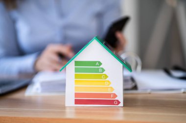 Ev Enerjisi Denetleme. Danışman Derecelendirme Verimli Ev