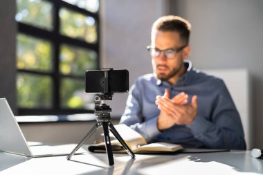 Çevrimiçi Elearn Video Konferansı Cep Telefonundan