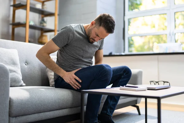 Calambre Las Piernas Espasmo Dolor Cuádriceps Casa — Foto de Stock