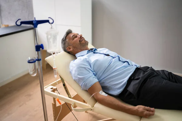 Terapia Vitamínica Infusão Gota Gota Sangue Homem — Fotografia de Stock