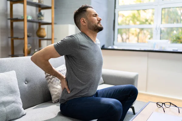 Rückenschmerzen Und Rückenschmerzen Orthopädische Couch Und Kissen — Stockfoto