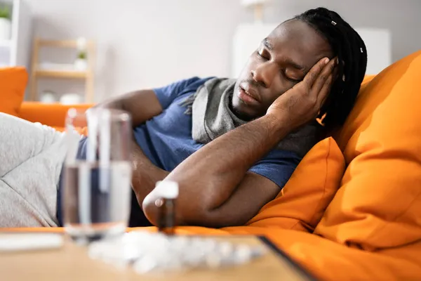 Hombre Afroamericano Cansado Con Dolor Cabeza Estrés — Foto de Stock
