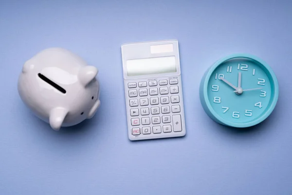 Калькулятор Фінансів Гроші Piggybank Годинник Часу — стокове фото