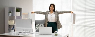 Belgelerle Şirket Ofisinde Egzersiz