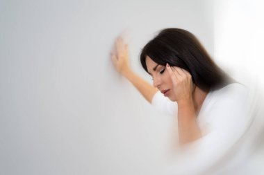 Menieres Inner Ear Hastalığı. Başım dönüyor da. Vertigo