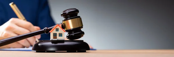 Ley Propiedad Divorcio Ejecución Hipotecaria Casa Quiebra —  Fotos de Stock