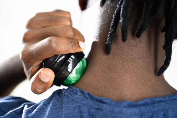 Afrikansk Amerikansk Man Kiropraktisk Nackmassage Terapi — Stockfoto