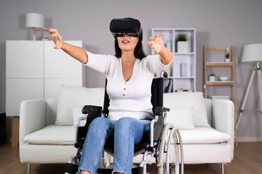 Sanal Gerçeklik Terapi Oyunu VR kulaklığında