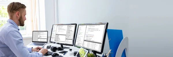Számítógépes Programozó Programozási Program Kód Számítógépen Irodában — Stock Fotó