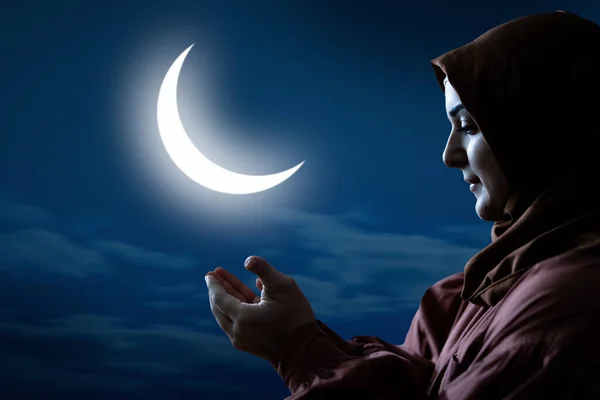 Spiritual Young Muslim Woman Portrait Islam Tradition — Stock Photo, Image