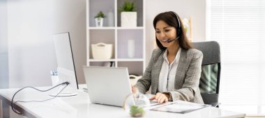 Çevrimiçi Sanal Eğitim Konferansı Webinar. Kadın Görüşmesi