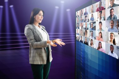Sanal Eğitim Semineri Sözcüsü. Seyircilerle Eğitim Konferansı