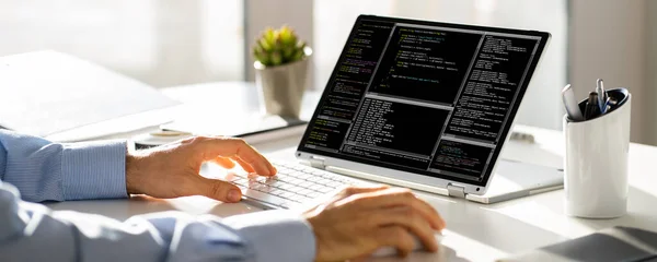 Código Desenvolvimento Web Codificação Laptop Escritório — Fotografia de Stock