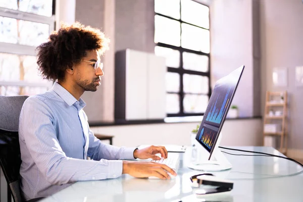 Daten Dashboard Für Finanzdienstleistungen Analystenmensch — Stockfoto