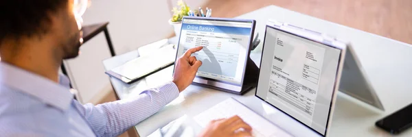 Checking Digital Online Invoice Banking Finance — Stock Photo, Image