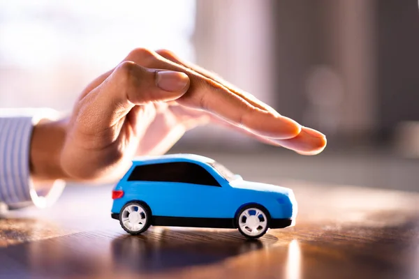 Garanție Asigurare Auto Conceptul Vehicul Sigur Secure Toy Auto — Fotografie, imagine de stoc