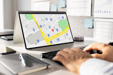Dizüstü bilgisayarda GPS Konum Haritası Araması