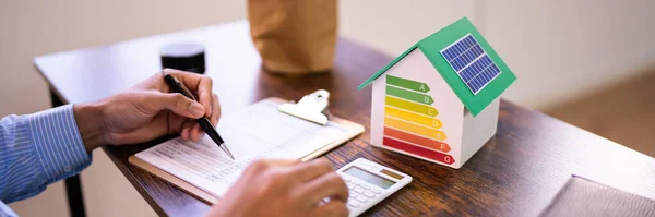 Informe Propiedad Energéticamente Eficiente Casa Calificación Del Medio Ambiente — Foto de Stock