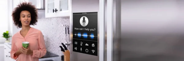 Розумний Холодильник Кухні Розпізнавання Голосу Холодильник Управління — стокове фото
