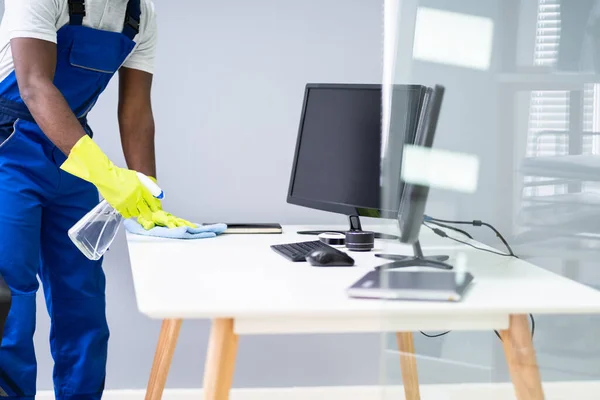 Professional Workplace Janitor Service Office Desk Cleaning — Stock Photo, Image