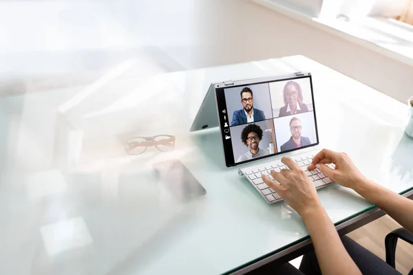 Chamada Conferência Virtual Laptop Negócios Híbridos — Fotografia de Stock