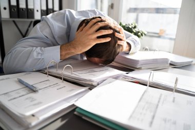 Stresli İş Muhasebecisi. Tembel Üzgün İşçi