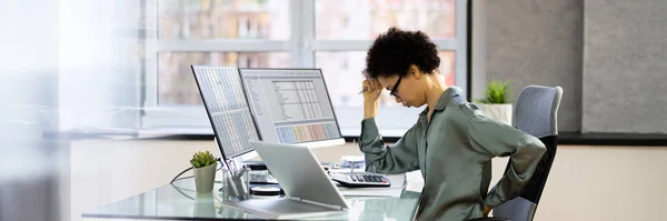 Frustrierte Traurige Buchhalterin Stress Verwirrt — Stockfoto