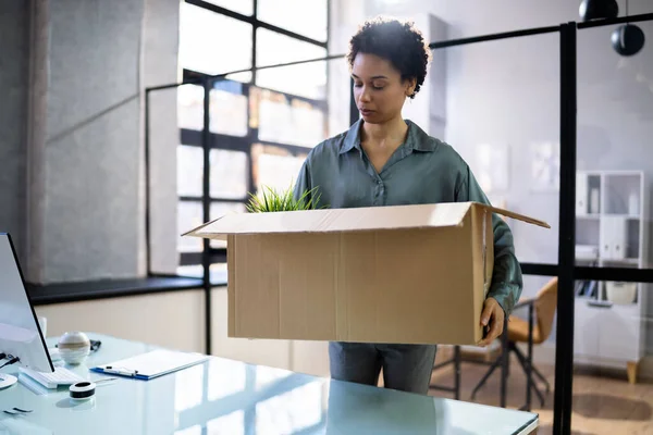 Avgå Från Jobbet Eller Fast Anställd Flyttar Kontoret — Stockfoto