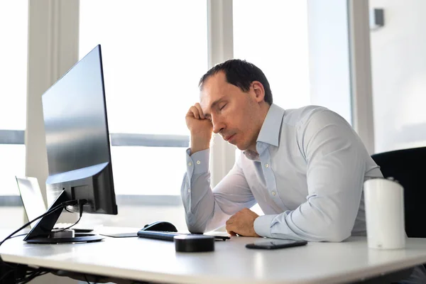 Jefe Aburrido Duerme Empleado Cansado Descansado — Foto de Stock