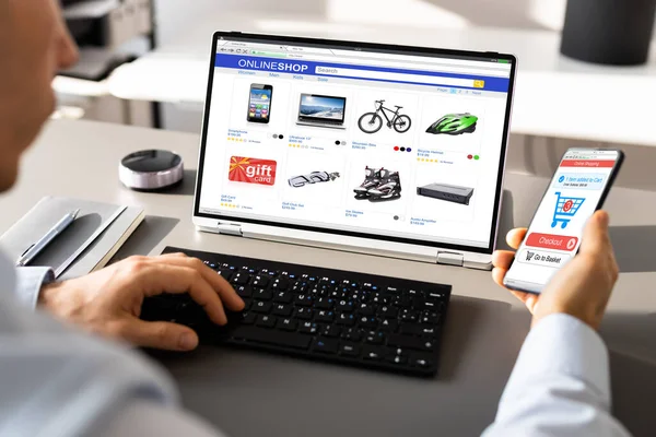 Ecommerce Vásárlás Átalakítható Laptopon Vagy Digitális Táblagépen — Stock Fotó
