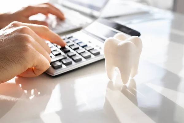 Zubní Pojistka Stomatologická Služba Implantát Peníze — Stock fotografie