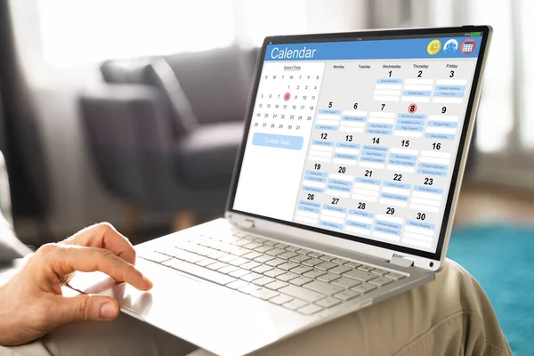 Jungunternehmen Mit Kalender Agenda Auf Laptop Computer — Stockfoto