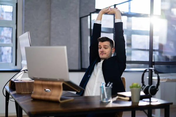 Stretching Office Workout Dehnübungen Arbeitsplatz — Stockfoto