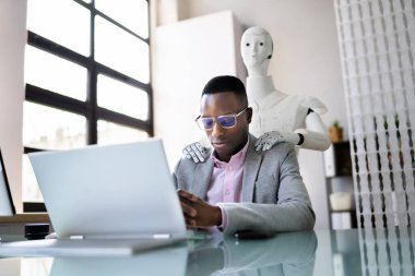 Fizyoterapist Al Robot Omuz masajı yapıyor ve basınç boşaltılıyor.